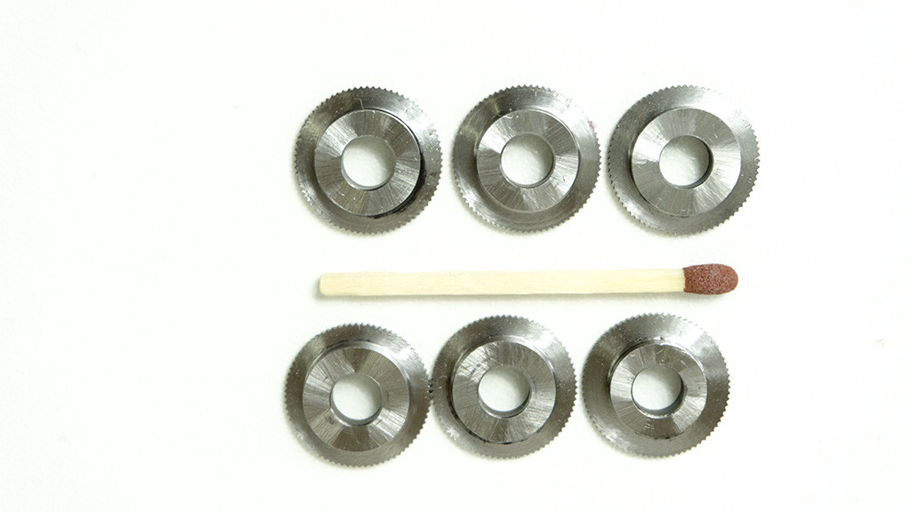 Set Ruote Zigrinate In Acciaio Per Tornio - 3 Misure (0.5mm, 1mm, 2mm) Con Denti Inclinati - Foto 4